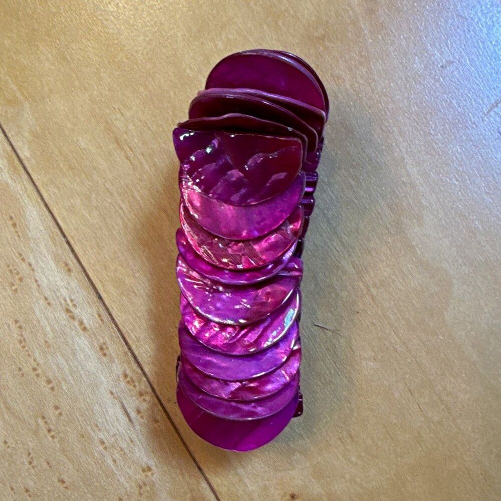 PINK SHELL DISC BEADED STRETCH BRACELET ON ELASTIC PINK SHELL MATERIAL